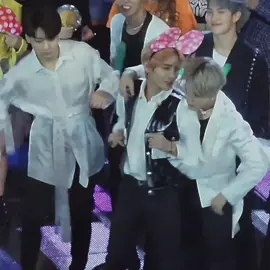 the dance matches with this song😆 plus they all cute together #taehyung #jimin #jungkook #maknaelinebts #vminkook #foryou #fyp #bts_official_bighit #chocolisss