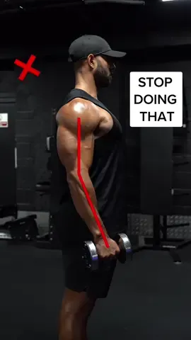 LAT RAISES WRONG VS RIGHT‼️ #LearnOnTikTok #Fitness #GymTok #foryoupage #fyp #FitTok