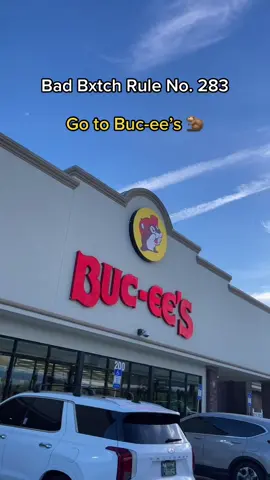 Bad bxtches go to Buc-ee’s. Period. 🦫💅🏾 I had 10 minutes until my bridesmaid makeup appt but made sure I swung through the Buc ☝🏾