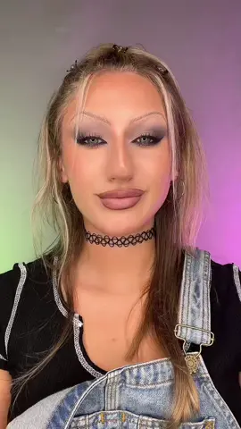 i promise i’ll do more sparkly silver next time y’all 😮‍💨 #makeupartist#decadesmakeup#90smakeup#90saesthetic#90sthrowback