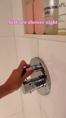 #showertok 
