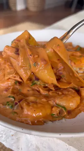 SPICY PRAWN VODKA PASTA 🍝 Using fresh chopped lasagna sheets. #Recipe 