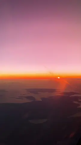 Inbound Mauritius 🇲🇺 #flying #aviation #avgeek #crew #pilot #crewlife #cockpit #airbus330 #lhg#aviation #travel #eurowingsdiscover #plane #firstofficer #airline #workandtravel #windowseat #frontrow #aviationvideos