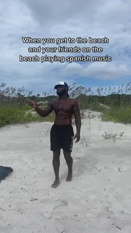 You know I had to 😂 #foryou #beach #parentsoftiktok #spanishtiktok 