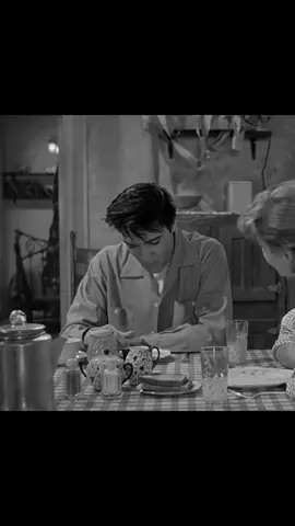 He’s so cute 🥹 #elvis #kingcreole #elvispresleymovie #elvispresley #kingofrockandroll #fyp #fypシ #viral