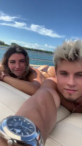 a vy co hejtite, doufej ze nenapisu vasim holkam, protoze jinak poleti do Miami pristi tyden 😭😭🥱