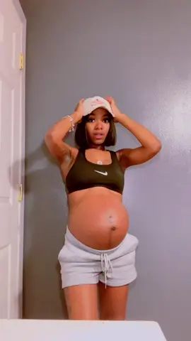 #ColorCustomizer y’all it’s soo hard to move with this stomach 😭😂😂 #pregnant #fyp #viral 