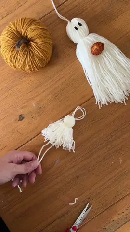Reply to @slowpokebooks  hope this helps! 🥰🥰 #halloweencrafts #diyhalloween #autumndecor #halloweendecor #autumncrafts #crafts #autumn #autumnvibes #fyp