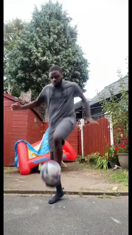 Havent juggled the ball since 7yrs old #tamtaliza #foryoupage #football