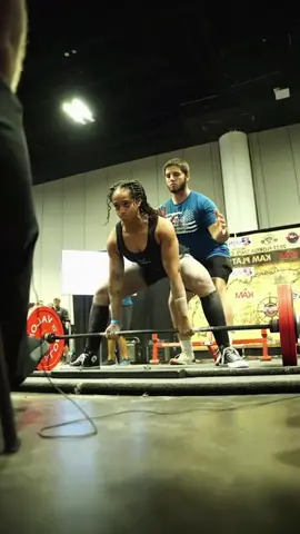 Wild. At least she is hydrated. #powerlift #powerlifting #deadlift #deadlifting #gym #workout #Fitness #sport #fyp