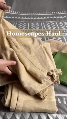 Another day, another haul! Do you enjoy watching hauls? #homescapesuk #homescapehome #haul #unboxinghomeware #unboxinghomeliving #livinginuk #muslimhome #beigeaesthetic #neutralhomedecor #homefurnishings #homeinterioruk #asmrtiktoks #asmrhomedecor #napkins #tablescapeideas