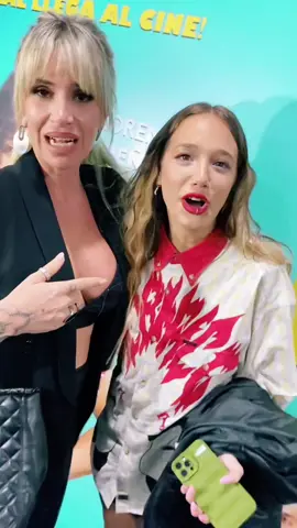 Con mi hija @aangelatorres 😍 #MASRESPETOQUESOYTUMADRE 🍿 #cinenacional #cineargentino #cine #pelicula #comedia #humor #florpeña #florenciapeña #diegoperetti #angelatorres
