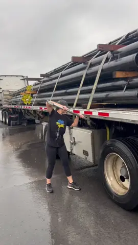 Pipes & #rain #hellofall #flatbed #flatbedtrucker #flatbedgang #flatbedmafia #flatbedder #flatbedlife #flatbedhustle #flatbedgirl #flatbedtruckergirl #flatbedtrailer #flatbedtok #truck #truckdriver #trucks #diesel #dieseltrucks #hauling #haulingpipes #pipeload #bigrig #semi #freightliner #cascadia #freightlinercascadia #2022 #tiktok #foryoupag 