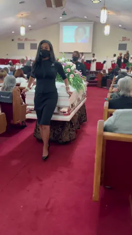 Honoring the life of a Queen! #myersservessc #excellence #funeraldirectorapprentice #funeraltok #casketwalk #womeninservice #funeraldirectorapprentice #fypシ #foryourpage