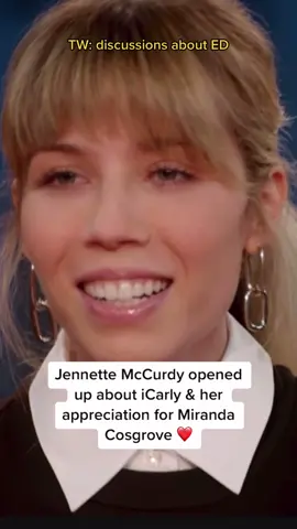Jennette McCurdy discussed what it was like playing Sam Puckett & leaning on Miranda Cosgrove as a great friend on Red Table Talk ❤️ (🎥: Red Table Talk) #jennettemccurdy #redtabletalk #rtt #mirandacosgrove #icarly #sampuckett #childstar 