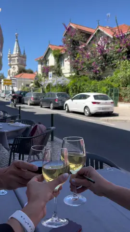Such a stunning country #portugalvlog #travelblogger #fashion #traveltiktok #siteseeing #recommendations #food #styleinspo #travelinspo 