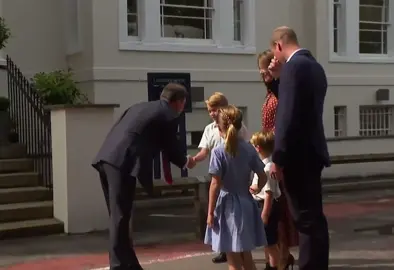 Prince George, Princess Charlotte and Prince Louis meet their new headteacher at their new school today 👑 #PrinceGeorge #GeorgeAlexanderLouis #PrincessCharlotte #CharlotteElizabethDiana #PrinceLouis #LouisArthurCharles #RoyalKids  #KateMiddleton #DuchessOfCambridge #PrinceWilliam #DukeOfCambridge #TheCambridges #HRH #ChildrensPrincess #PrincessKate #WilliamAndKate #WillsAndKate #RoyalFamily #Monarchy #RoyalCouple #Heir #FutureKing #Duchess #QueenKate #QueenConsort #Queen #KingWilliam #King #Love #TheCrown #Crown #BritishRoyals #BritishRoyalFamily #RoyalTour #Royalty #British #UK #Diana #LadyDiana #TheQueen #QueenElizabeth