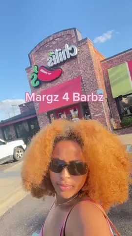 we were the only nicki fans in sight 🤔#chilihead #margzforbarbz #chilis 