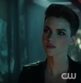 You make me sweat @Ruby Rose 🥵❤️‍🔥 #rubyrose #batwoman #stellacarlin #lgbt #lesbian #Pride #foryou #fyp #parati