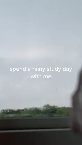 rain is the only way i can pretend it’s fall in florida 🙈🍂🤎 #fall #dayinmylife #studywithme #20yearsold #notaminortiktok #falldayinthelife #fallvibes🍂 