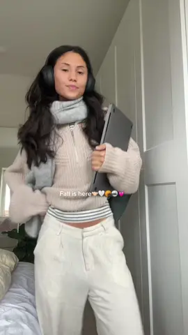 Elsker høst så lenge det ikke regner😇#OOTD  (fake body tiktok)