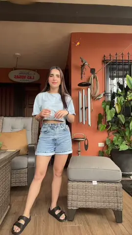 amo lo fácil que es hacer mil outfits con @mercadolibre.mex 🤩 es un life saver con todas las marcas que tiene! Un musttttt 🤍