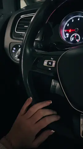 Première vidéo pour titine😈 #pourtoi #fyp #golf7 #golf7rline #cargirl #passionauto #essence 