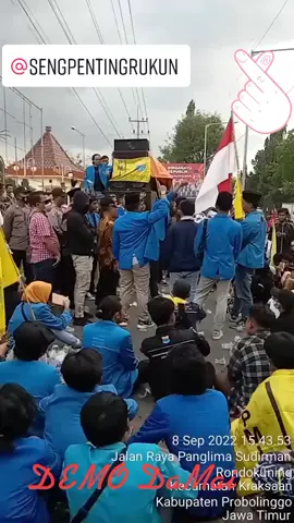 Demo Damai di Gedung DPRD kabupaten Probolinggo
