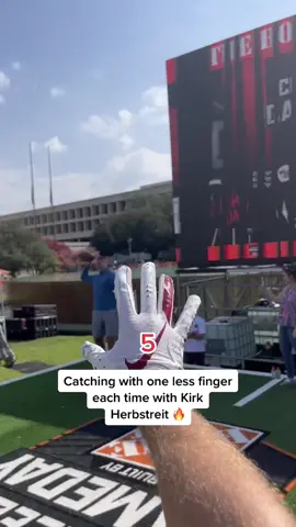 Catching with one less finger each time with @KirkHerbstreit at @collegegameday 🔥 Tune in at 8am CT | LIVE FROM AUSTIN, TX #besthandsontiktok #CollegeFootball #besthands #football #herflife 
