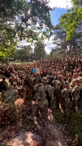 Ukrainian soldiers singing the anthem of Ukraine 🇺🇦 Do you feel this spirit of freedom, unity and determination? 💪 Video: culturalforces/Instagram