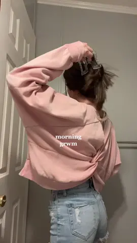 happy saturday!! #grwm #grwmroutine #morningroutine #makeup #skincare #skincareroutine 
