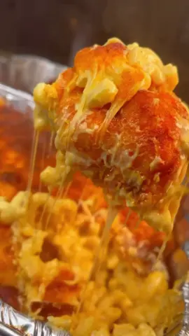 Mac & Cheese 🤤 #macandcheese #cheese #cheesepull #soulfood #soulfoodsunday #BlackTikTok #BlackMusic #oldschool #cookingtiktok #foodtiktok #sundaydinner #foryou #fyp #xyzbca