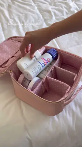 It fits so much🤍 #makeupbag #packing #organizing #newbag #vlando #packwithme 