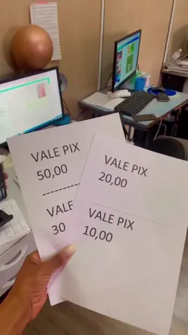 DINÂMICA VALENDO PIX 10, 20, 30 ou 50 reais 💸 Me conta o que achou da nossa brincadeira? Haha 👀😅 Aqui no Lar das Fitas preservamos a boa convivência em equipe. Para melhor atende-lós o primeiro passo começa aqui.  Fortalecendo os laços dos colaboradores. ❤️