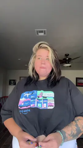(I think i made this transition up lol) Im posting 3 transitions today. Like or comment which you saw first!🥰  #transition #rapgame #middlefingerup #colorfulmakeup #wlw #lbgtq 