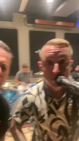 TOGETHER AGAIN 💛 #yellowcard #riotfest #poppunk #emo #elderemo #fyp #foryou #itscorn #notreally @williamryankey @riotfest #oceanavenue #anberlin 