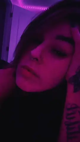 Inner bad b*tch released herself🤝🏼🙃Fake body TikTok I’m 27!! #ChewTheVibes #fyp #MickeyFriendsStayTrue #BigInkEnergy #foryourpage 
