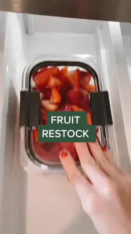 Prep some fruit with me! 🍎🫐  **Containers are linked in my bio**#asmr #asmrsounds #fruitprep #snackdrawerrestock #healthysnacks #eatmorefruit #kidfriendlysnacks #restockwithme #restockandrefill #restockasmr #ChewTheVibes #satisfyingvideo #satisfyingsounds #seritoninboost #momlife #organizedfridge 