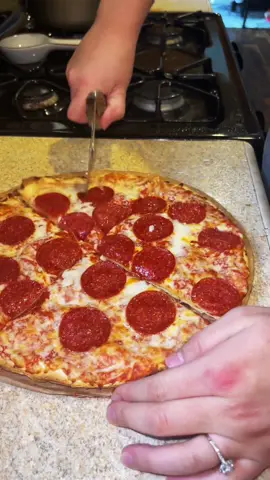 Pizza! 🤍🍕 #pizza #kidsfoodideas #daycarelunches #daycare #lunches #kidsfood #yum #ChewTheVibes