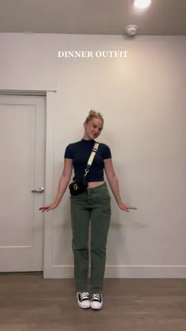 my new fave outfit 🤌🏼🤍 #OOTD #outfitideas #outfitinspo #cargopantsoufit #cargopants #OOTD #falloutfits #DrPepperTuitionContest #ChewTheVibes #utahstyle #utah #fyp 