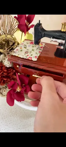 Sewing Machine Music Box #florist #sewing #musicbox #kotakmusik #DIY #craft #hampers #souvenir 