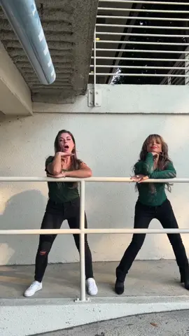 Dancer’s delight 🍭💗 with @kausha_campbell #dance 🎶 #rappersdelight #thesugarhillgang 