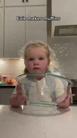 Both Evie and Mommy have grown a lot since our first baking videos 😌😌😌