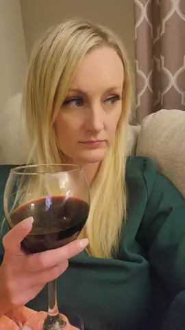 #winetok #singlemomsoftiktok #foryoupage #hotmessmamaclub #singleworkingmom