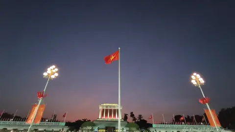 Trả lời @nam_lang_son Lá Cờ tung bay trong Ngày Độc lập 🇻🇳 E xin phép gửi a và mn video e quay Ngày Quốc khánh 02.9.2022 ạ. #Hanoi #vietnam #lăngbác 