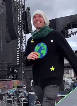 CM during soundcheck today ahead of night 2 at #coldplaybogota 🥰 credit: @coldplay  #chrismartin #coldplay #coldplayconcert #foryou 
