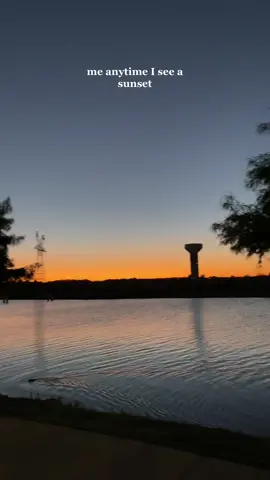 😍 #sunset #karolg #fyp 