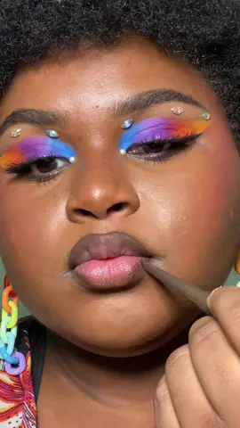 Perfect lip combo @NYX Cosmetics Epic Smoke Liner “Mocha Match” + @moiracosmetics Luminizer Lip Gloss “Flashy + Lovebird” #fyp #_aniyapapaya_ 