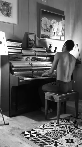 Sleeping 💤🌖 #andreavanzo #lullaby #lullabysong #sleeping #pianotok #pianomusic #pianoforte #emotionalmusic #cinematicmusic #filmcomposer #pianolover #relaxingvideos #relaxing #sleep 