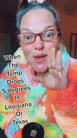 Hoodies & shorts it is! 🤣🤪✌️